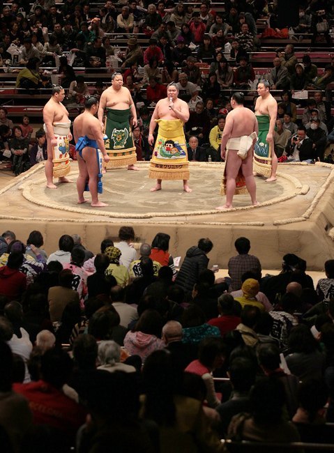 Canciones de Sumo durante el Torneo de caridad NHK (Foto: Akinomaki, Sumo Forum)