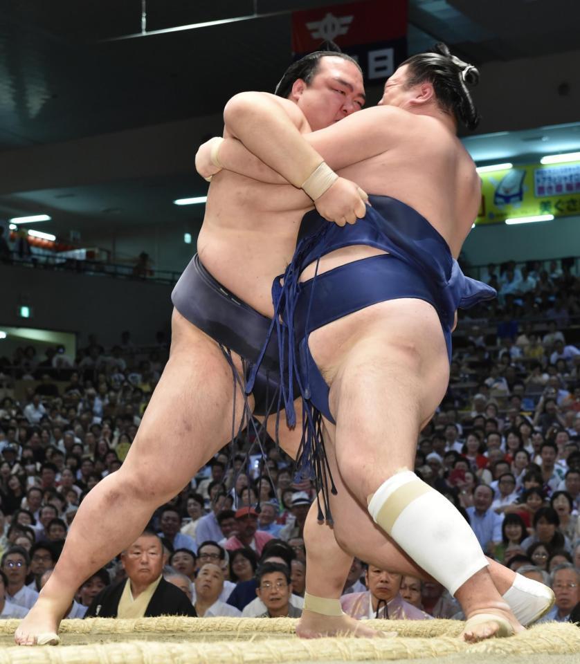 Nueva victoria del Ozeki Kisenosato que se mantiene en cabeza del Nagoya Basho (Foto: Sumoforum.net)