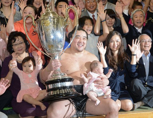 El Yokozuna Harumafuji conseguía hoy su octavo título de la máxima división