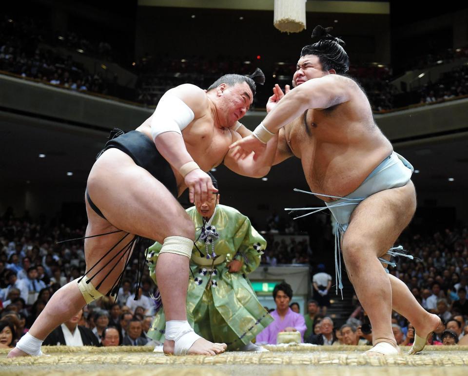 El Yokozuna Harumafuji y el Sekiwake Takayasu han quedado hoy fuera de la lucha por el título (Foto: Sumoforum.net)