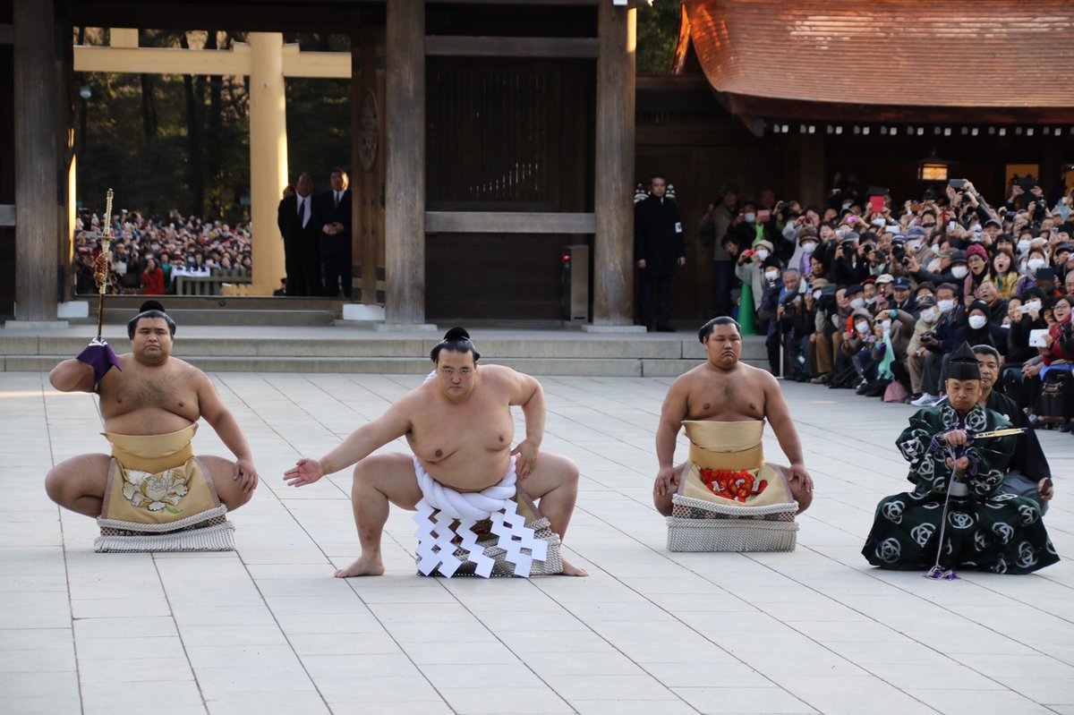El Yokozuna Kisenosato realizó su primera ceremonia de dohyo-iri en el Templo Meiji (Foto: Nihon Sumo Kyokai)