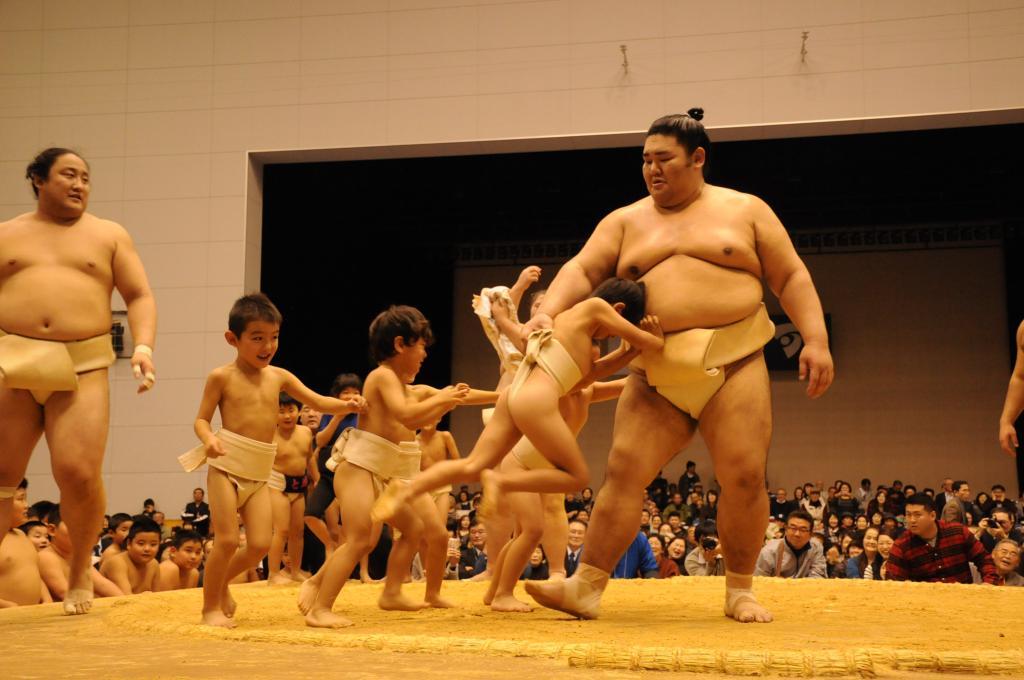 La caravana del sumo estará todo el mes de abril recorriendo la zona central de Japón (Foto: SUmoForum.net)
