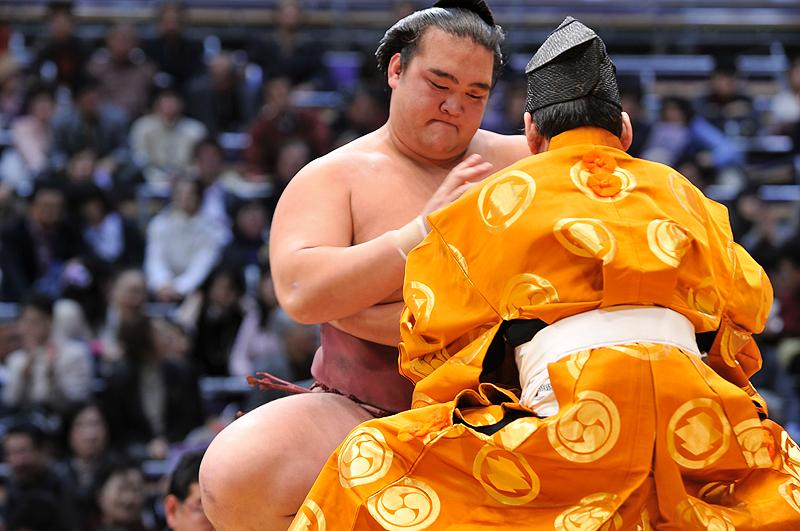 El Ozeki Kisenosato deberá de ganar este torneo si quiere ser promovido a Yokozuna (Foto: Martina Lunau)