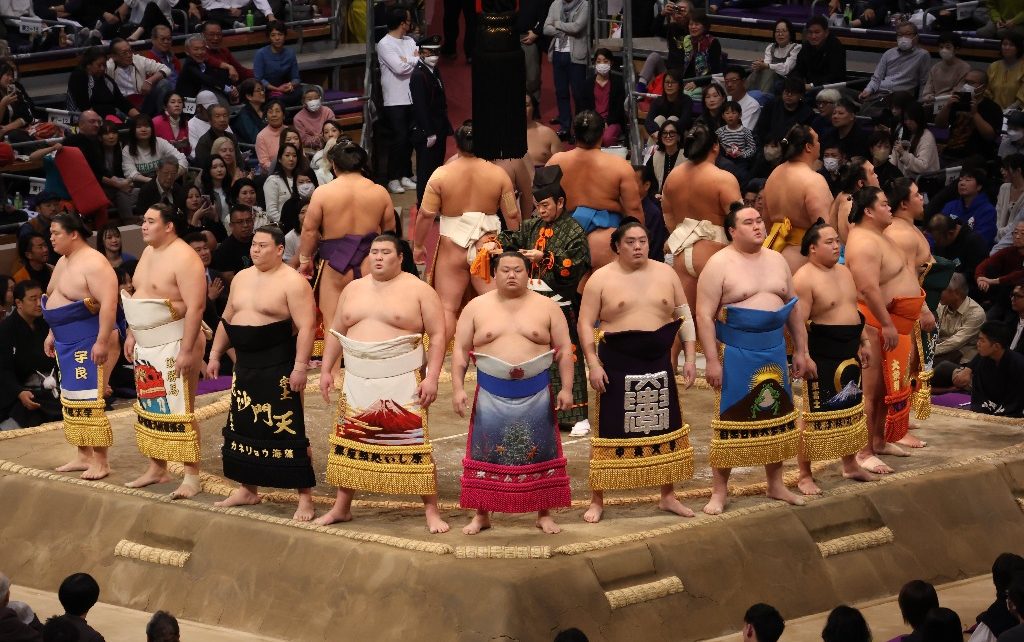 Makuuchi dohyo-iri Kyushu 2025